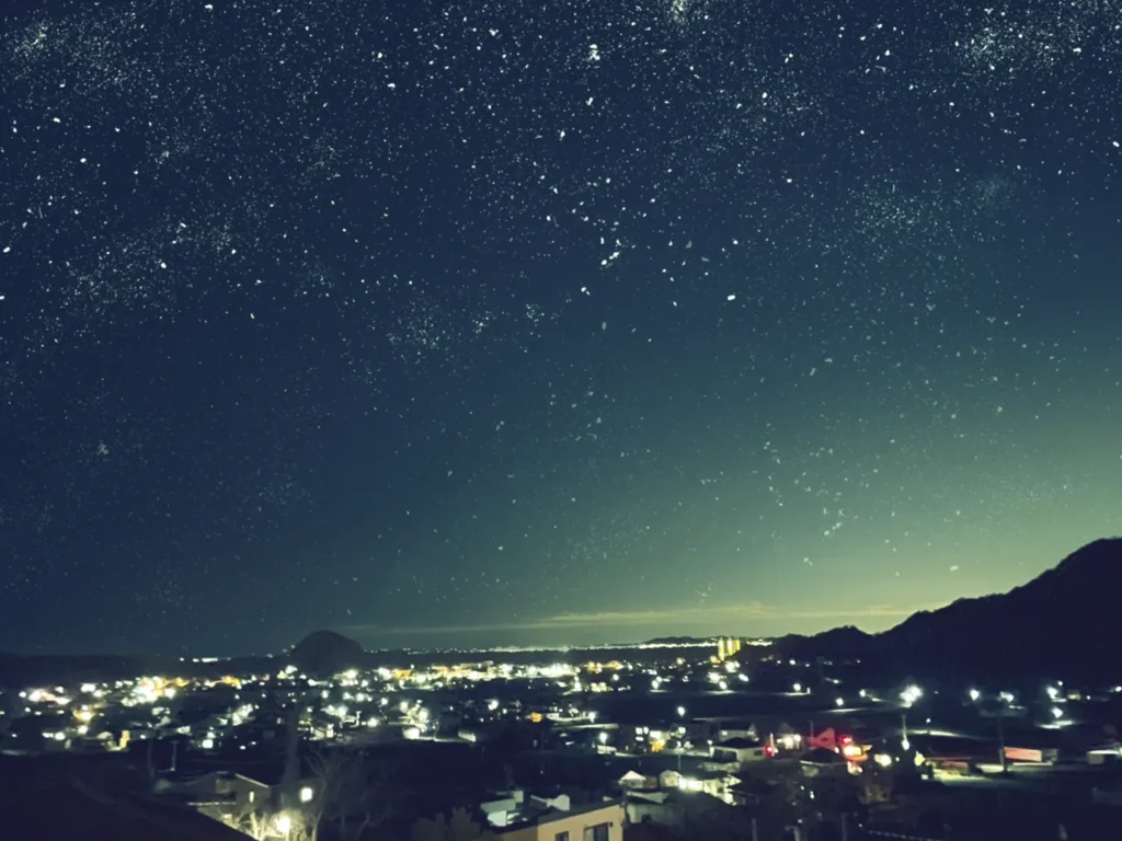 ナイトビスタキャンプ場(nightvista.camp)空いっぱいの星空