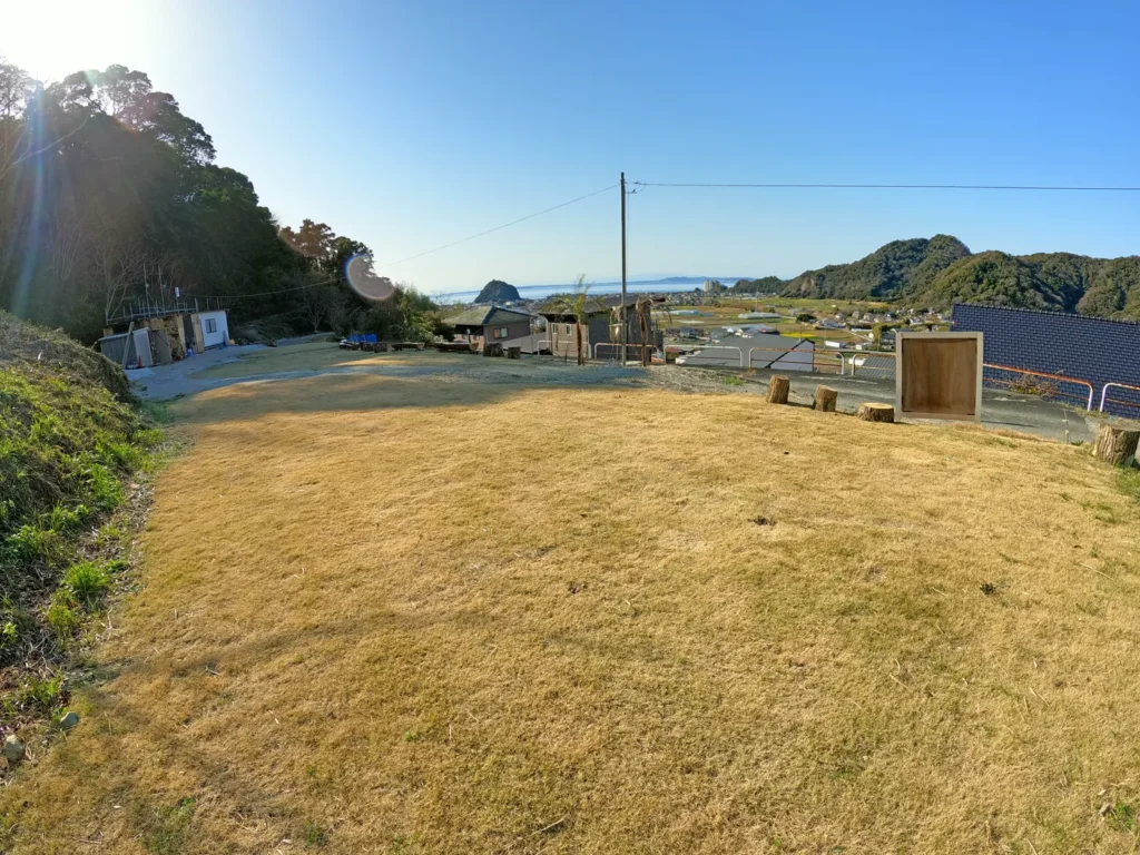 ナイトビスタキャンプ場(nightvista.camp)東エリアはペットOKです