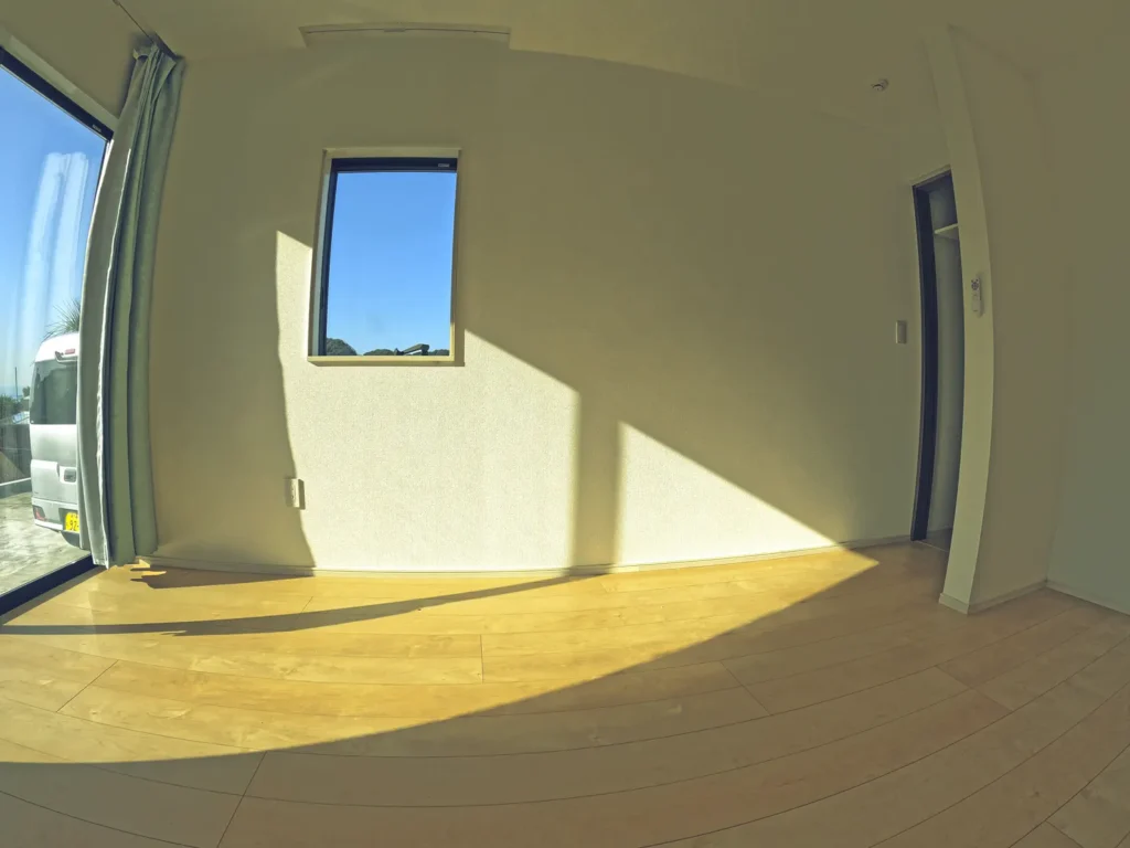 ヴィラハウス鋸南2号館(民泊)6帖個室横から