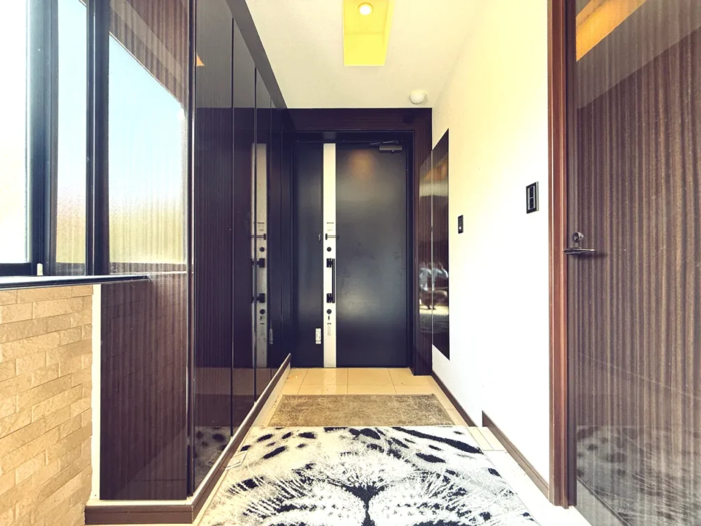 ヴィラハウス鋸南1号館(別荘)玄関ホール