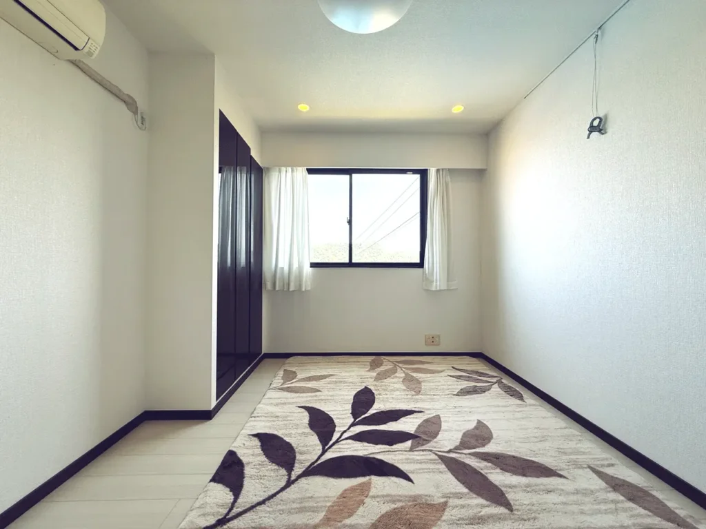 ヴィラハウス鋸南1号館(別荘)2階洋室6.5帖クローゼット付