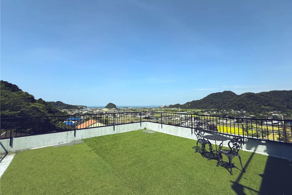 ヴィラハウス鋸南1号館(別荘)屋上40帖スカイラウンジ